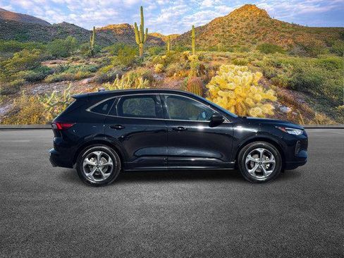 Used 2024 Ford Escape ST-Line image 3