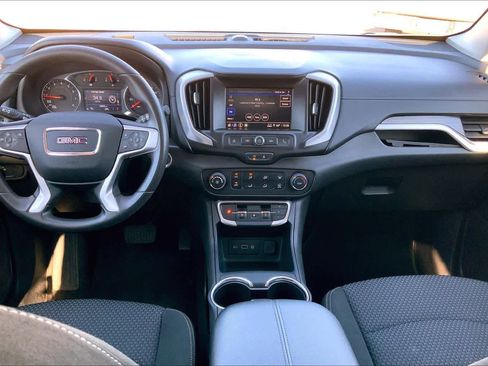 Used 2024 GMC Terrain SLE image 15