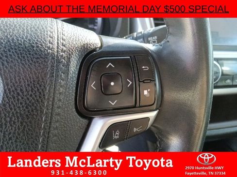 Used 2019 Toyota Highlander XLE AWD/4WD image 18