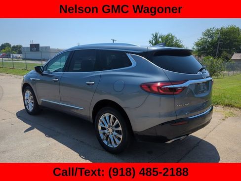 Used 2021 Buick Enclave Premium w/ Sun and Sites Package FWD image 5
