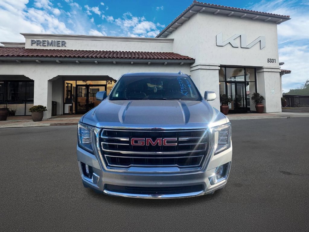 Used 2023 GMC Yukon SLT AWD/4WD image 3