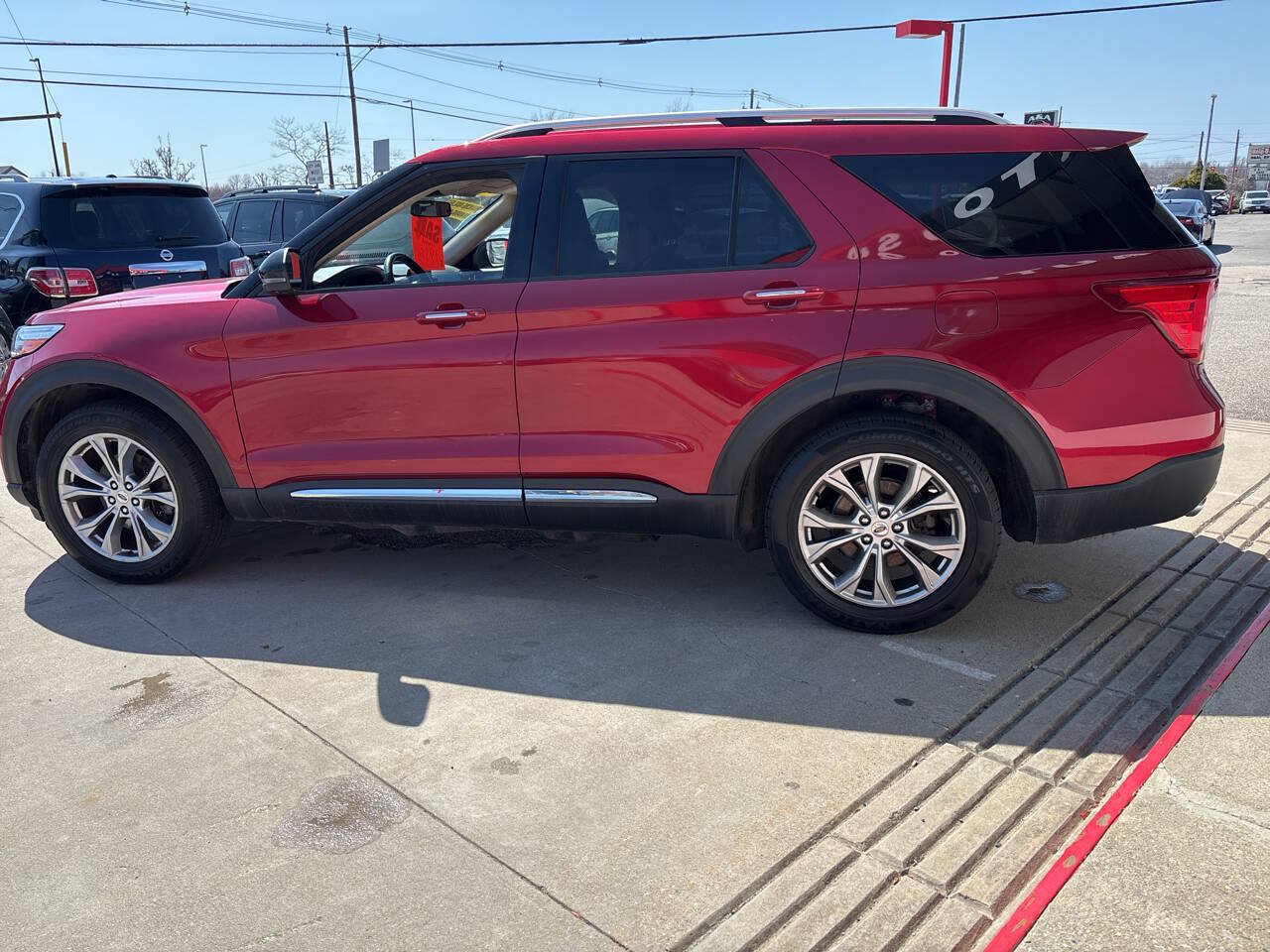 Used 2021 Ford Explorer Limited w/ Equipment Group 301A AWD/4WD image 7