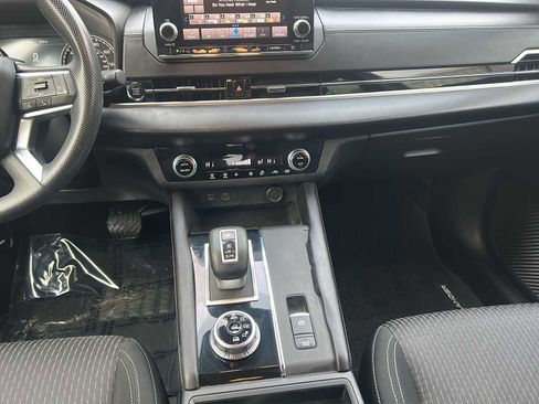 Used 2022 Mitsubishi Outlander ES image 13