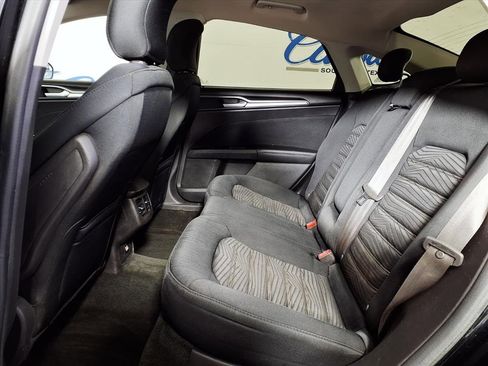 Used 2016 Ford Fusion SE image 10