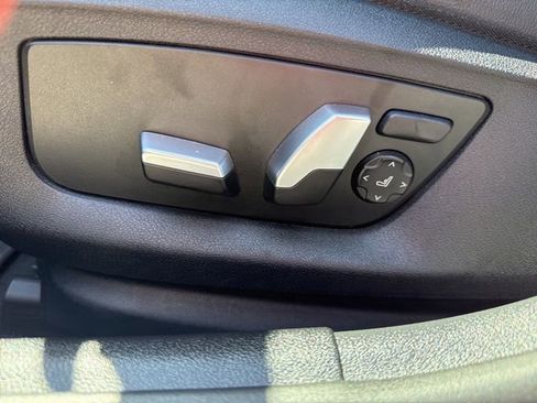Used 2022 BMW 530i xDrive w/ Convenience Package image 17