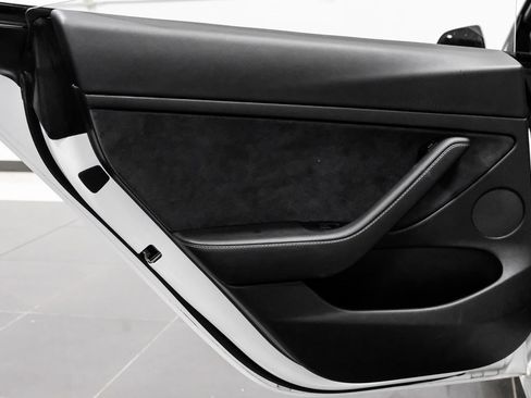 Used 2021 Tesla Model 3 Standard Range Plus image 34