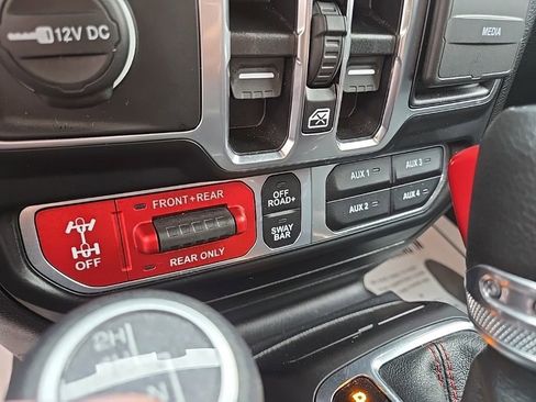 Used 2023 Jeep Wrangler Unlimited Rubicon w/ LED Lighting Group image 31