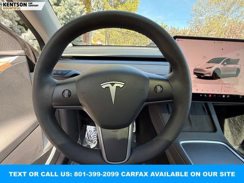 Used 2023 Tesla Model Y Performance image 15
