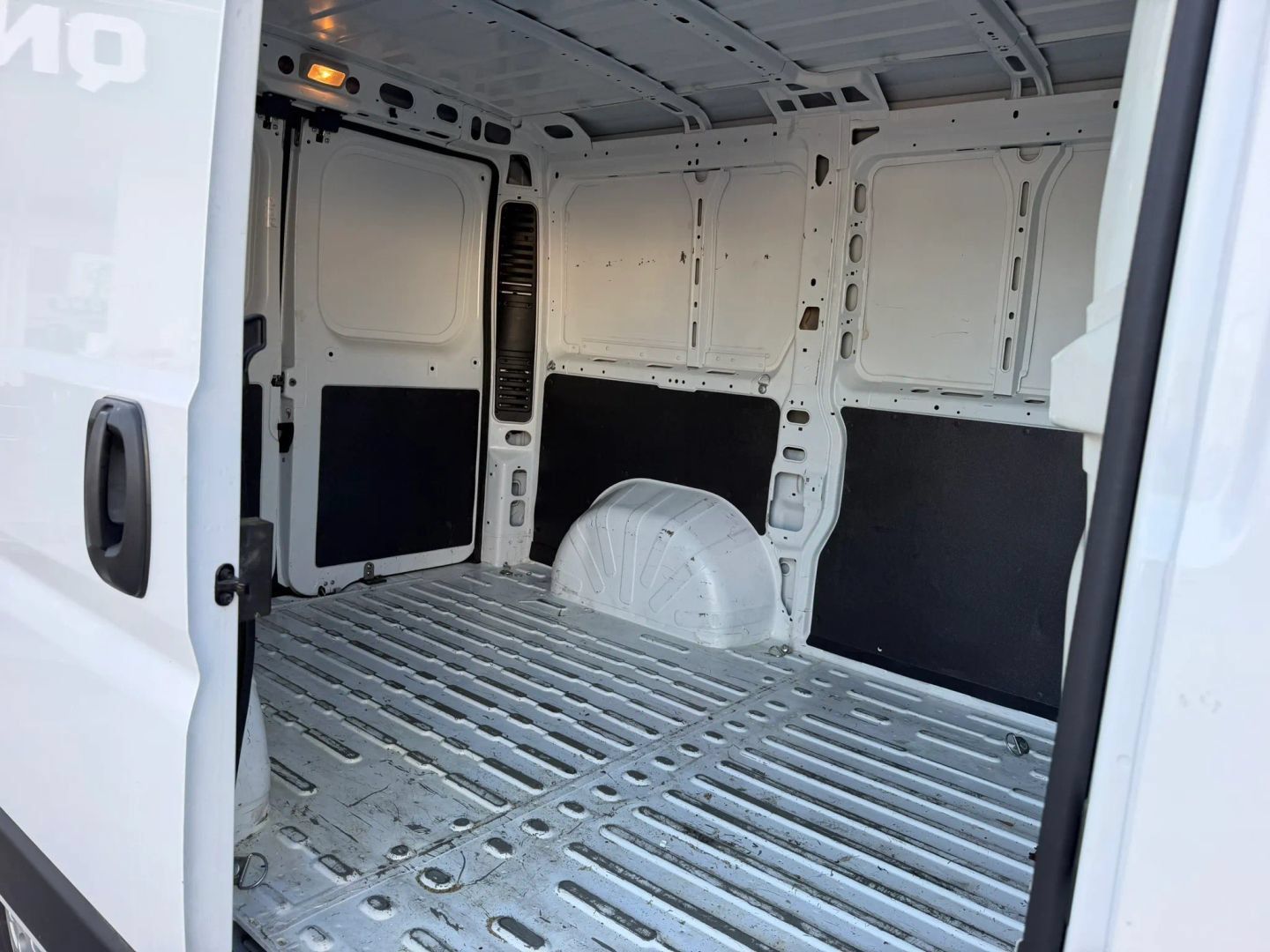 Used 2023 RAM ProMaster 1500 FWD image 12