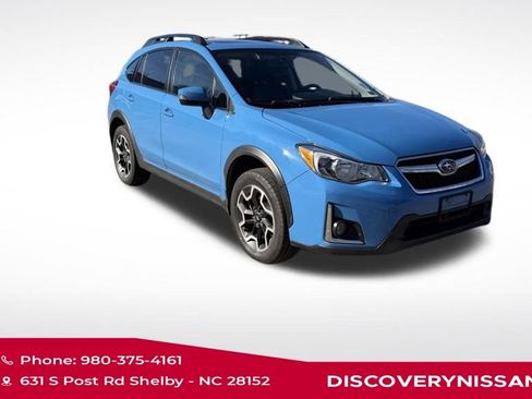 Used 2017 Subaru Crosstrek 2.0i Limited image 2