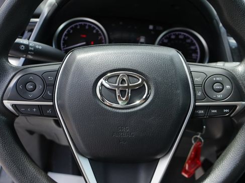 Used 2022 Toyota Camry LE AWD/4WD image 25
