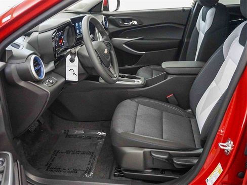 New 2026 Chevrolet Trax LS w/ LS Convenience Package image 18