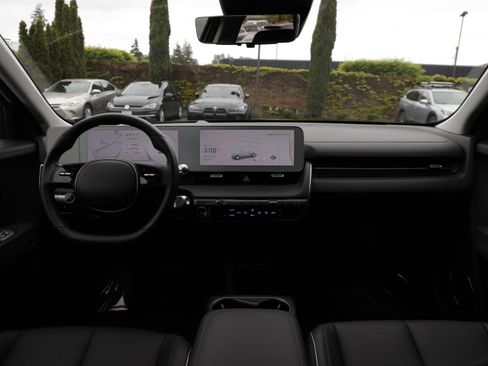 Used 2024 Hyundai Ioniq 5 Limited AWD/4WD image 18