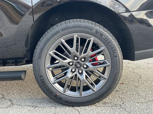 New 2025 Ford Expedition Max Platinum w/ Stealth Performance Package image 31