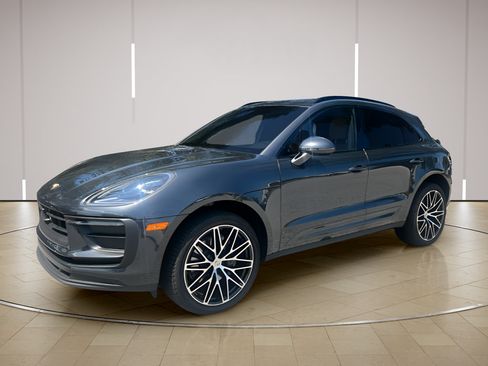 Certified 2026 Porsche Macan AWD/4WD image 1