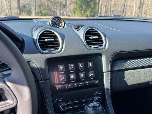 Used 2025 Porsche 718 Cayman GT4 RS image 44