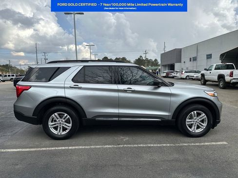 Used 2024 Ford Explorer XLT w/ Equipment Group 202A AWD/4WD image 5