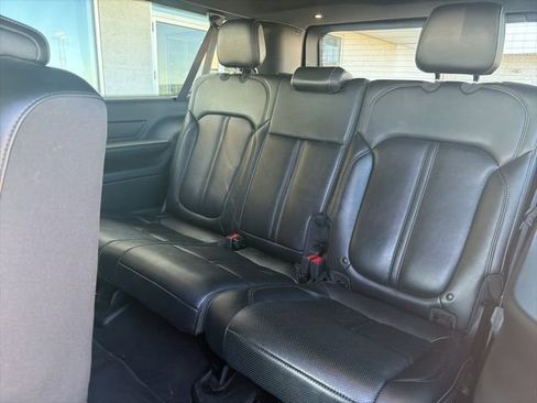 Used 2024 Jeep Wagoneer L Series II w/ Flexible Seating Group image 8