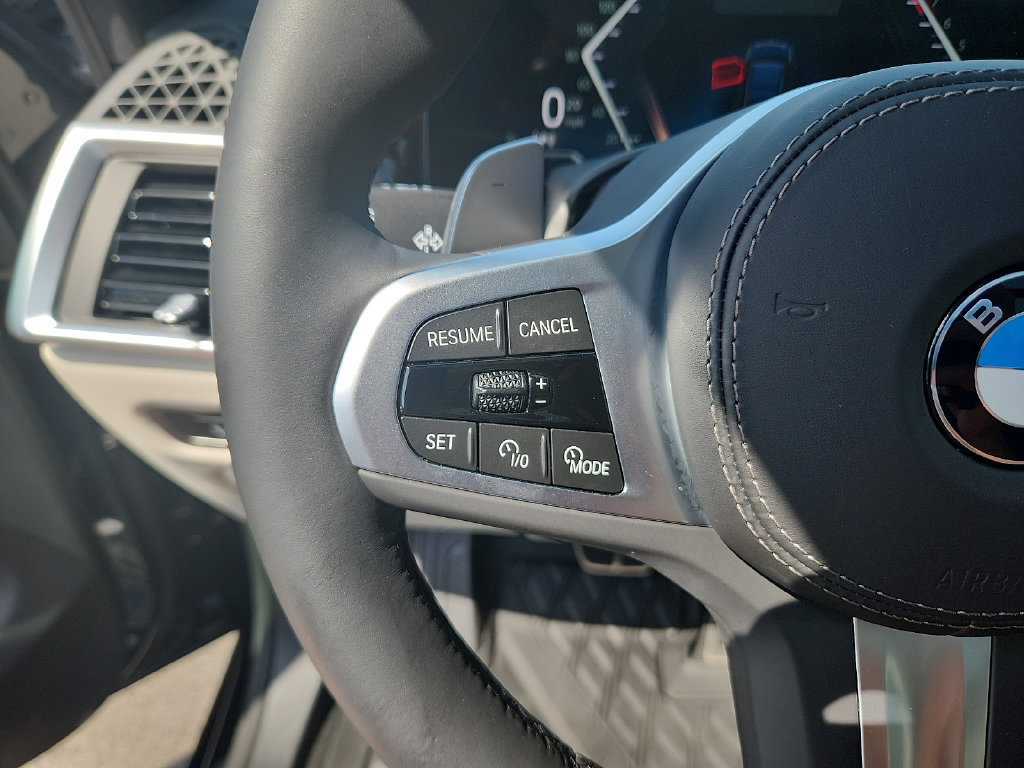 Certified 2026 BMW X7 xDrive40i w/ M Sport Package AWD/4WD image 22
