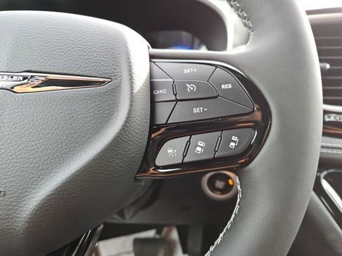 New 2026 Chrysler Pacifica Select image 33