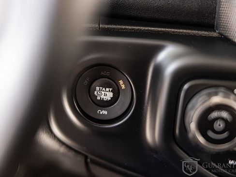 Used 2018 Jeep Wrangler Unlimited Sahara AWD/4WD image 26