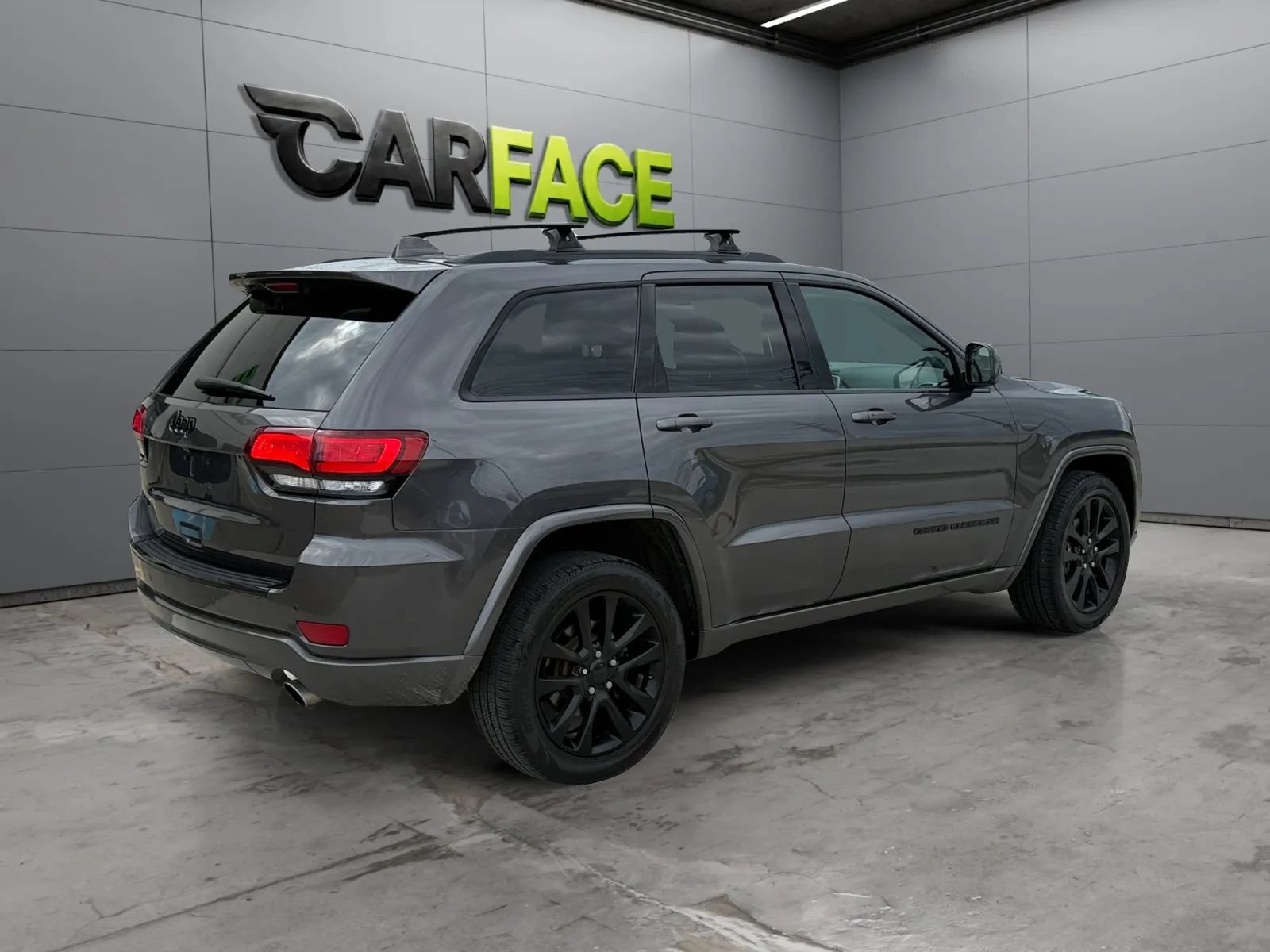 Used 2018 Jeep Grand Cherokee Altitude AWD/4WD image 13