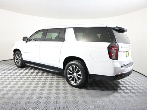 Used 2023 Chevrolet Suburban LT w/ Max Trailering Package AWD/4WD image 4