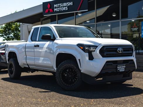 Used 2024 Toyota Tacoma SR RWD image 1