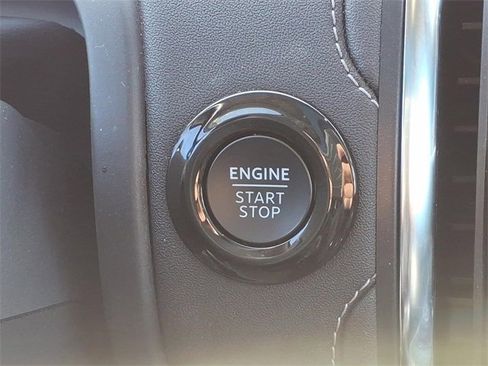 Used 2025 Ford Expedition Max Platinum image 13