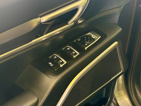 Used 2025 Kia Telluride S image 15