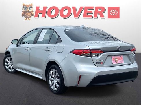 Used 2023 Toyota Corolla LE image 5