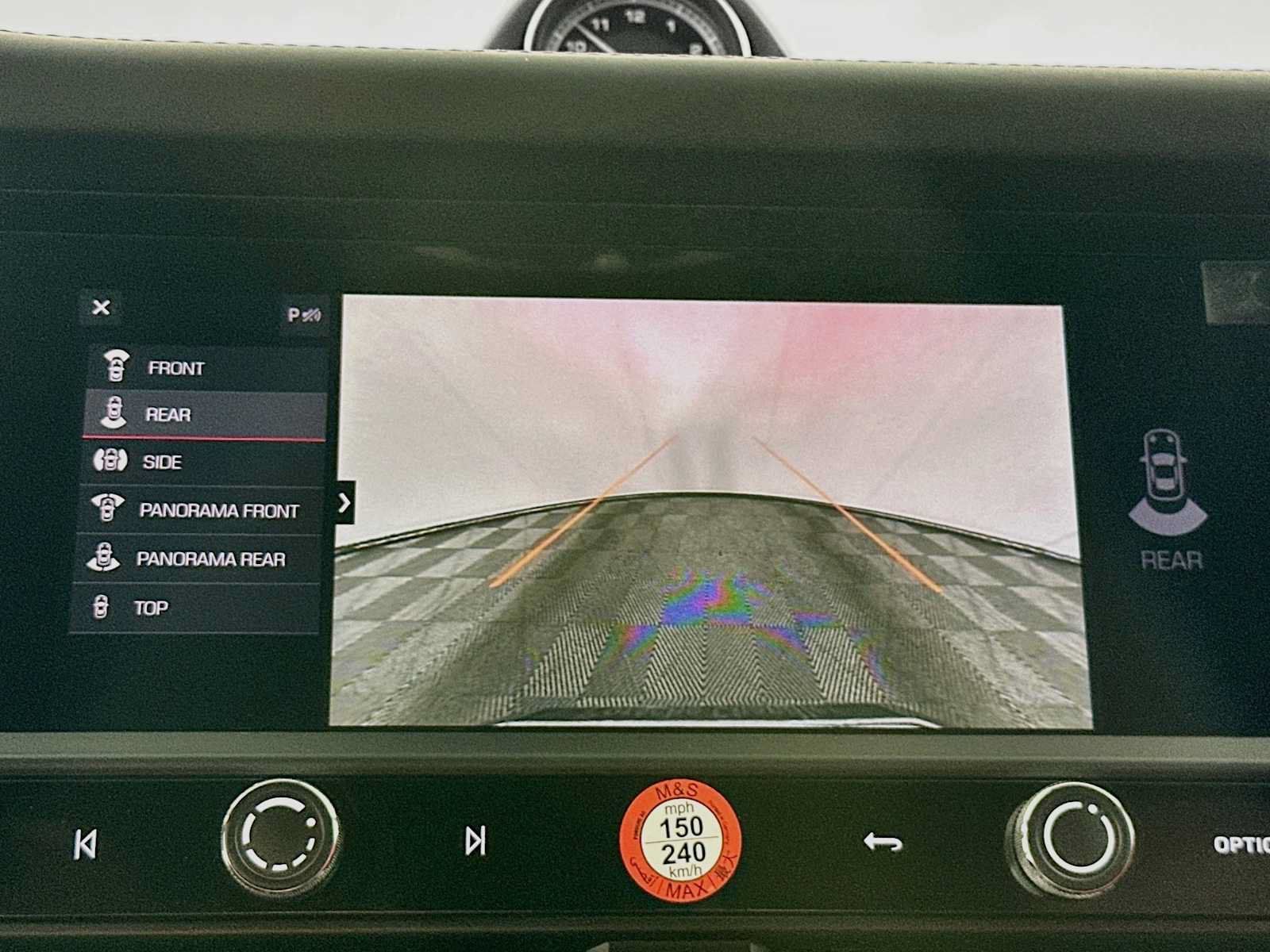 Certified 2025 Porsche Macan AWD/4WD image 19