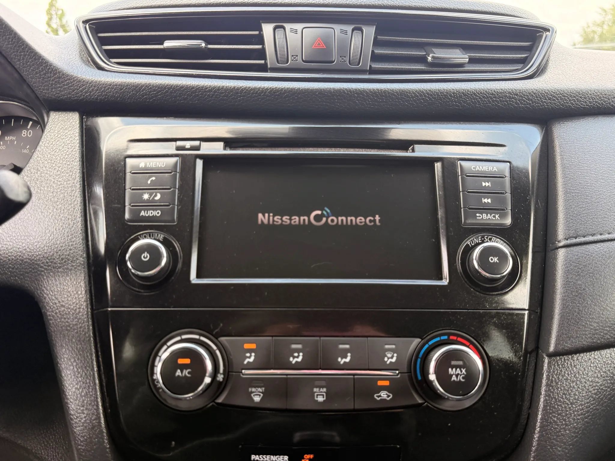 Used 2020 Nissan Rogue S w/ Special Edition Package AWD/4WD image 25