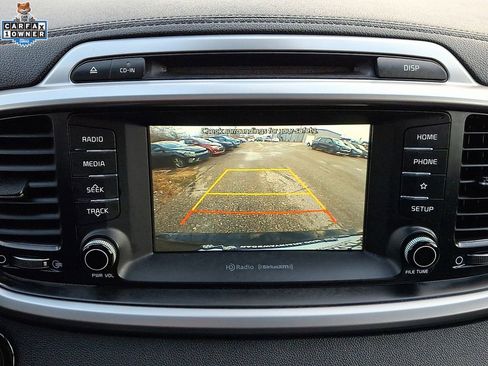 Used 2019 Kia Sorento EX image 19
