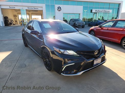 Used 2022 Toyota Camry XSE image 1