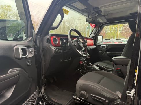 Used 2020 Jeep Gladiator Rubicon w/ LED Lighting Group AWD/4WD image 14