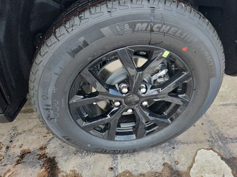 New 2026 Jeep Grand Cherokee Altitude AWD/4WD image 24