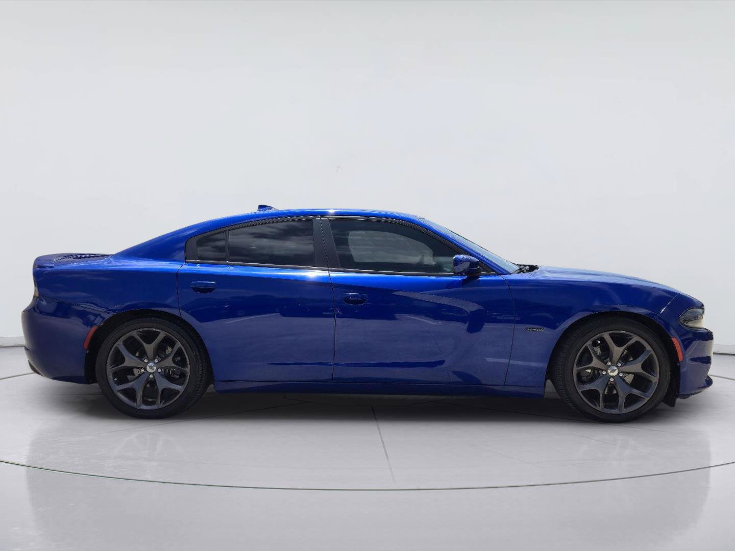 Used 2018 Dodge Charger R/T w/ Plus Group RWD image 6