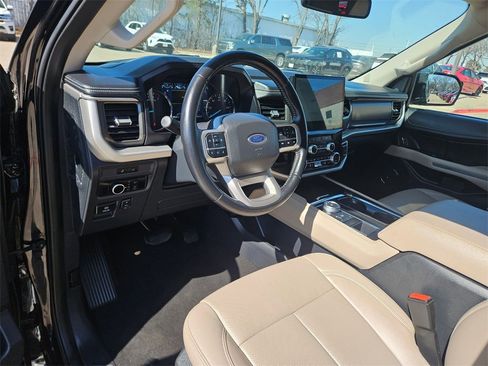 Used 2024 Ford Expedition Max XLT image 13