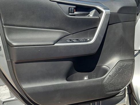 Used 2025 Toyota RAV4 LE AWD/4WD image 10