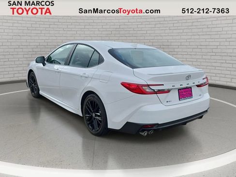 Used 2026 Toyota Camry SE w/ Convenience Package FWD image 8