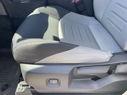 Used 2025 Toyota Tacoma TRD Sport AWD/4WD image 5