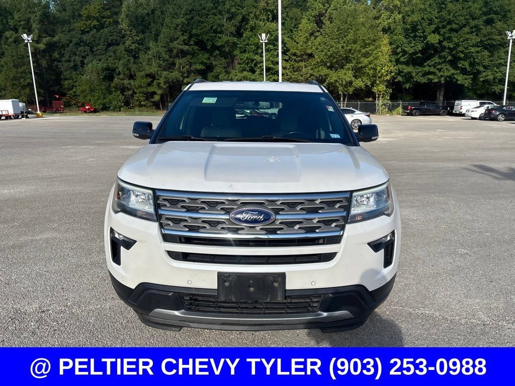Used 2018 Ford Explorer XLT w/ Equipment Group 202A FWD image 2
