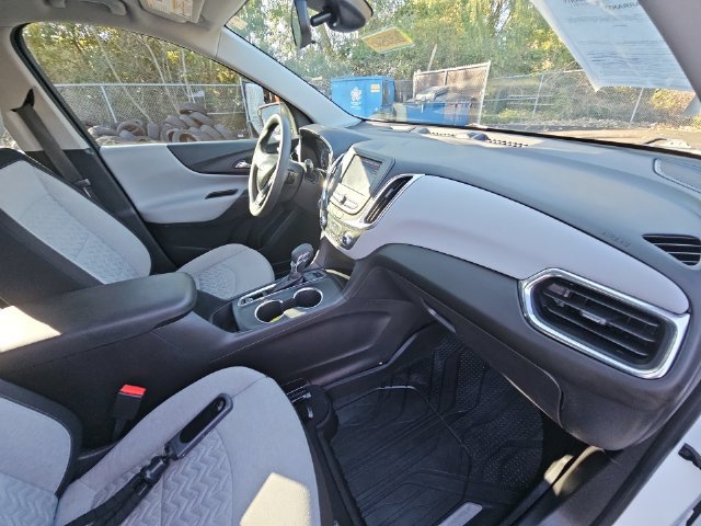 Used 2022 Chevrolet Equinox LS w/ LPO, Floor Liner Package AWD/4WD image 38