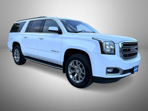 Used 2016 GMC Yukon XL SLT w/ Open Road Package AWD/4WD image 3