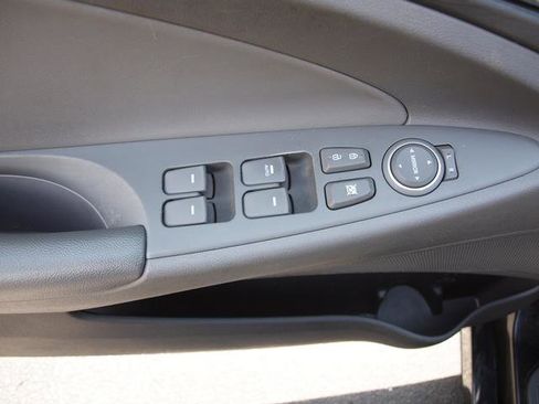 Used 2013 Hyundai Sonata GLS w/ Popular Equipment Pkg FWD image 8