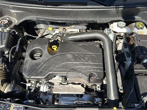 Used 2024 GMC Terrain SLT image 27