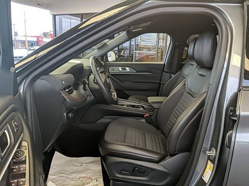 Certified 2025 Ford Explorer ST-Line w/ Premium Package image 11