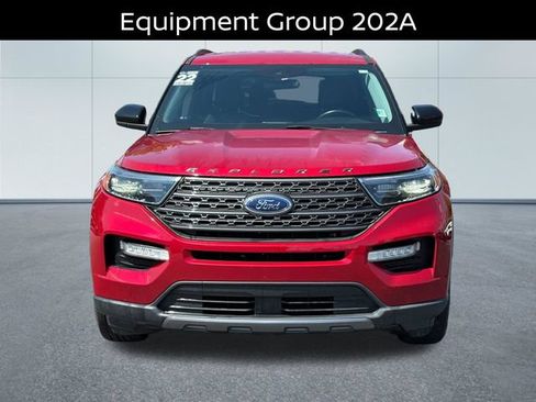 Used 2022 Ford Explorer XLT w/ Equipment Group 202A AWD/4WD image 5