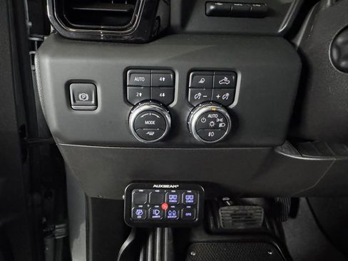 Used 2024 GMC Sierra 1500 AT4X image 37